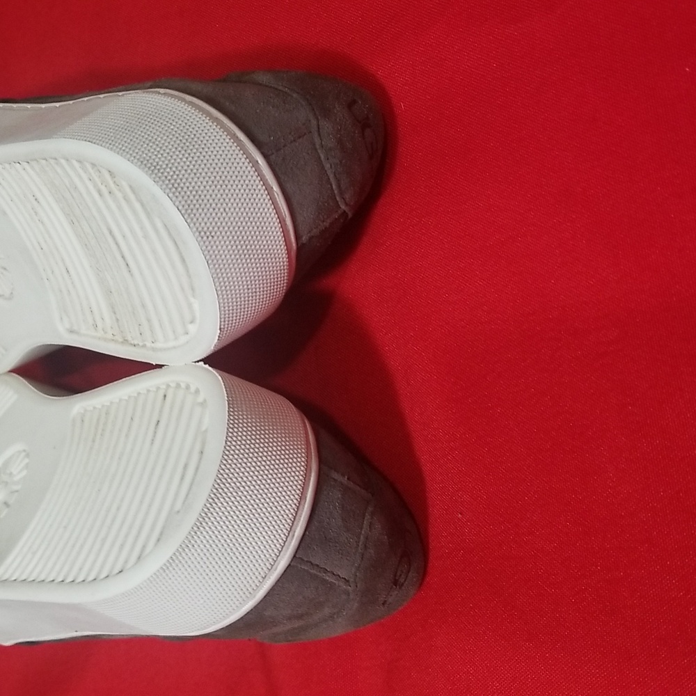 UGG Women's Gray Slip-On Suede Athletic Sneakers - Picture 9 of 11